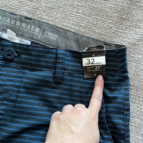 Mens rip curl boardwalk shorts (32) - Picture 3 of 10